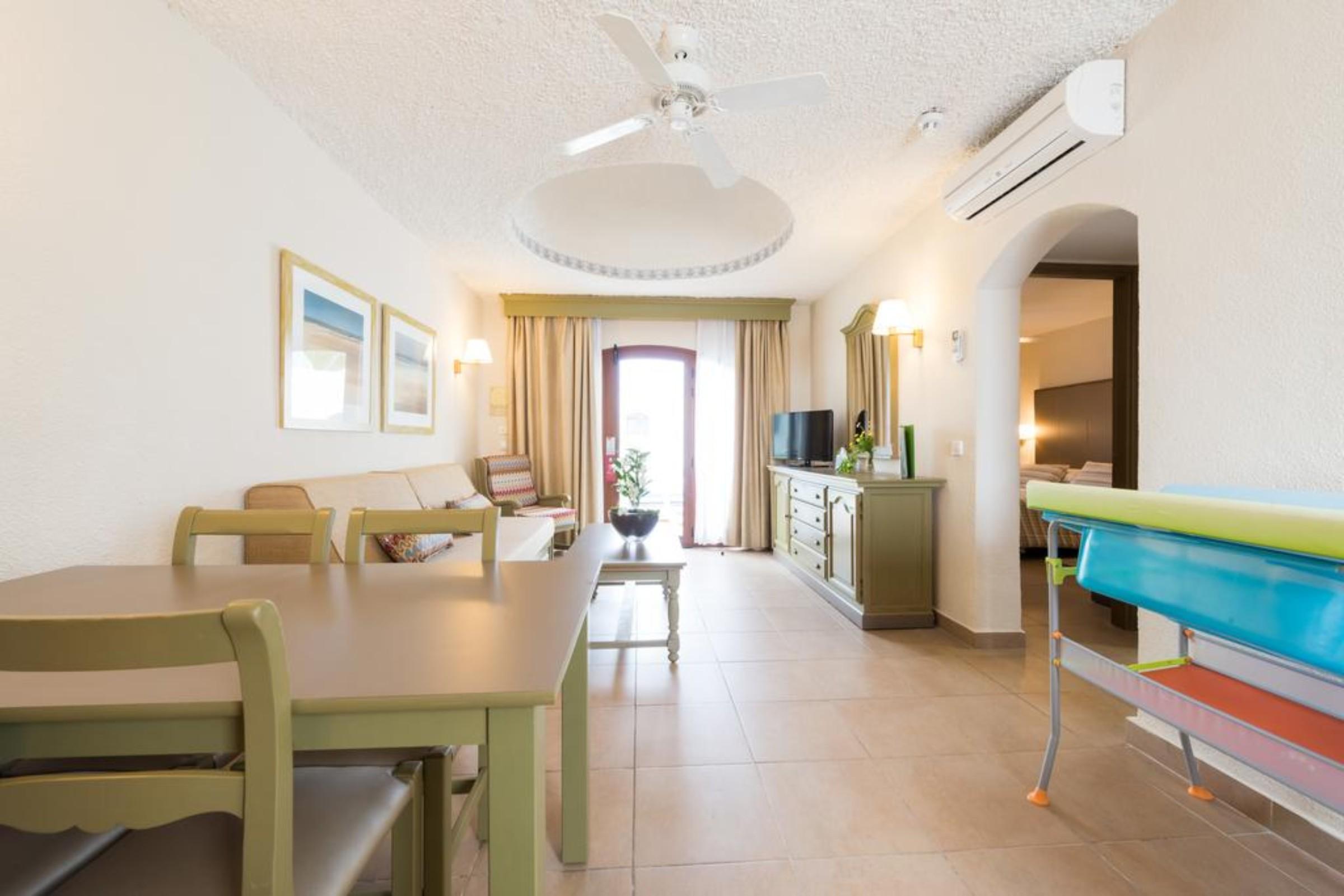 Maiden Retouch svømme HOTEL HD PARQUE CRISTOBAL TENERIFE PLAYA DE LAS AMERICAS (TENERIFE) 3*  (Spain) - from £ 164 | HOTELMIX